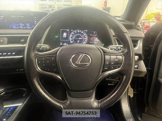 Lexus UX 2019-05 6682727-9