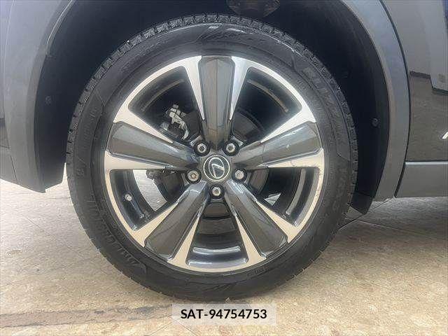 Lexus UX 2019-05 6682727-26
