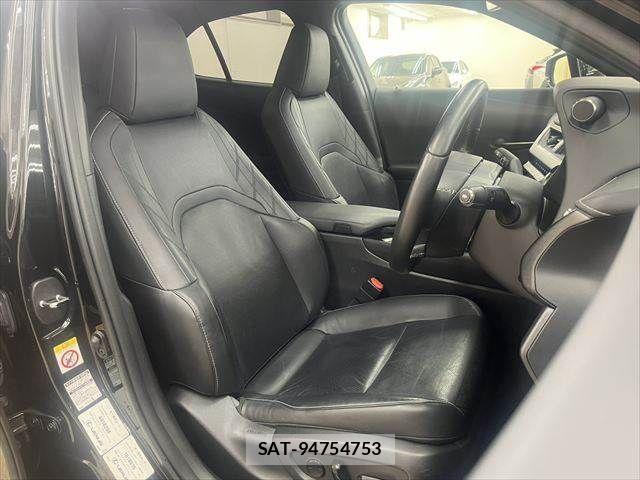 Lexus UX 2019-05 6682727-6