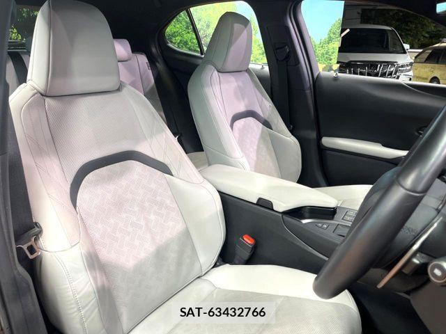 Lexus UX 2023-05 6752272-10