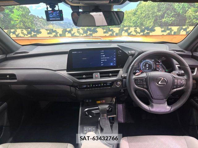 Lexus UX 2023-05 6752272-1