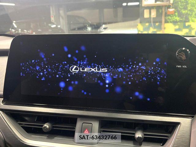 Lexus UX 2023-05 6752272-3
