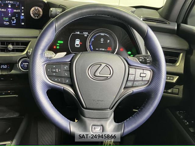 Lexus UX 2021-10 6752271-16