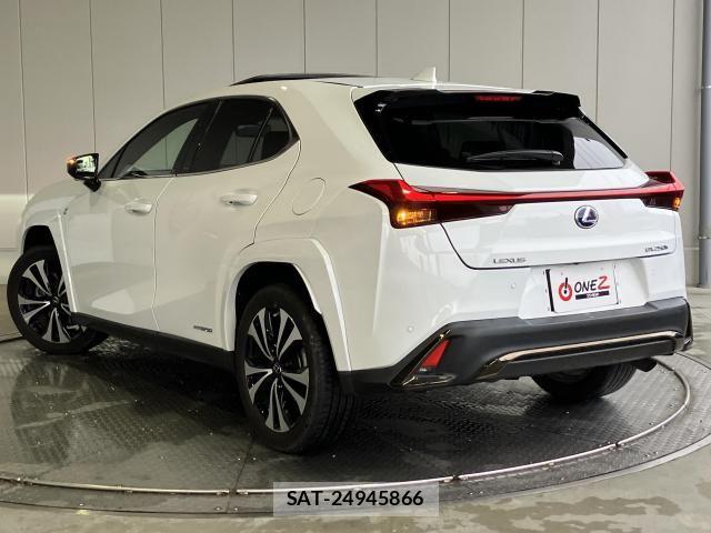Lexus UX 2021-10 6752271-1