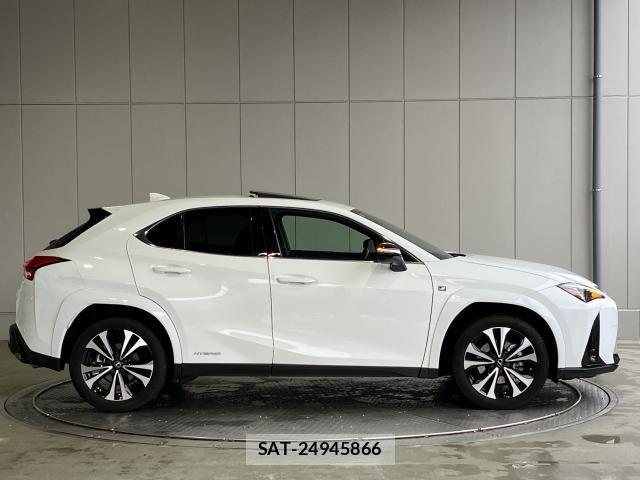 Lexus UX 2021-10 6752271-29