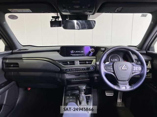 Lexus UX 2021-10 6752271-6