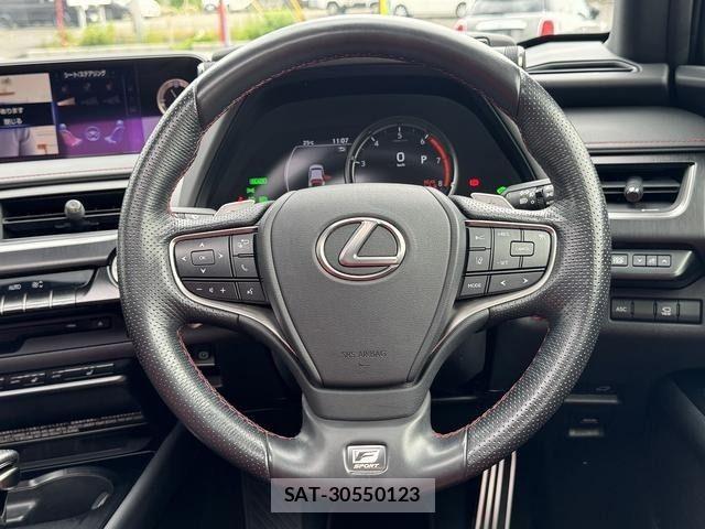 Lexus UX 2019-09 6815779-13
