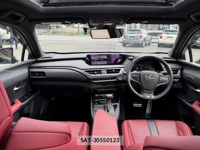 Lexus UX 2019-09 6815779-1