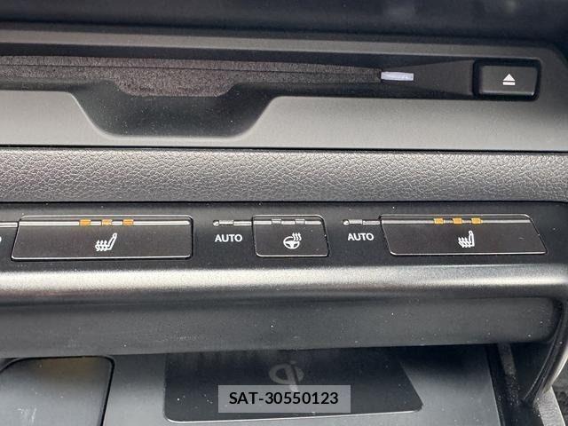 Lexus UX 2019-09 6815779-22