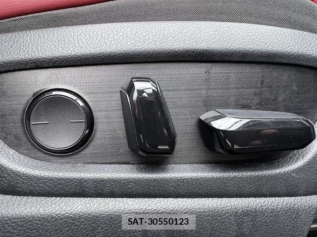 Lexus UX 2019-09 6815779-27