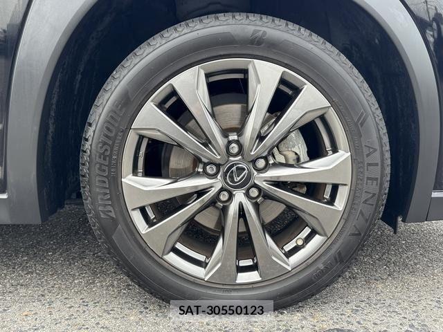Lexus UX 2019-09 6815779-8