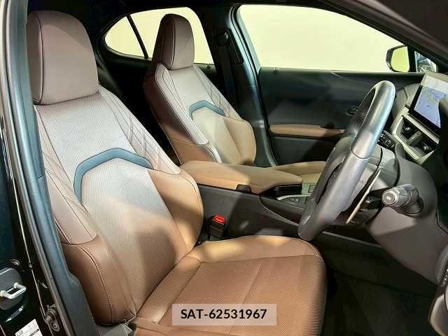 Lexus UX 2023-06 6815771-10