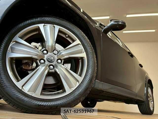 Lexus UX 2023-06 6815771-18