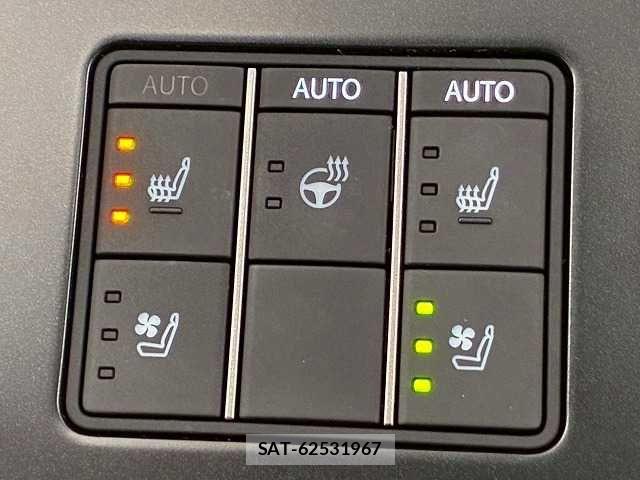 Lexus UX 2023-06 6815771-8