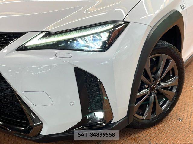 Lexus UX 2021-10 6815773-13