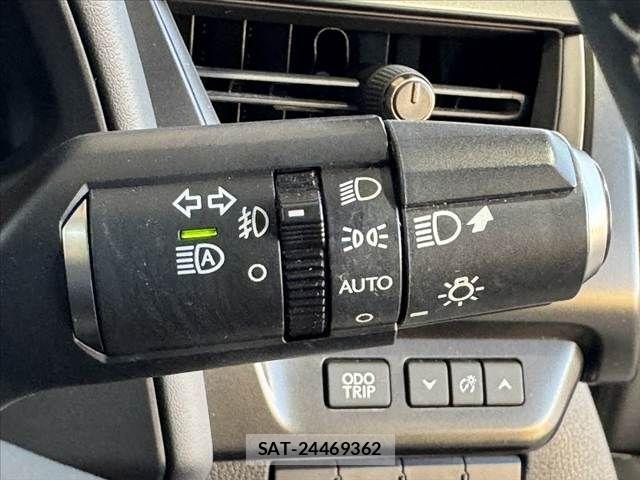 Lexus UX 2020-11 6907875-27