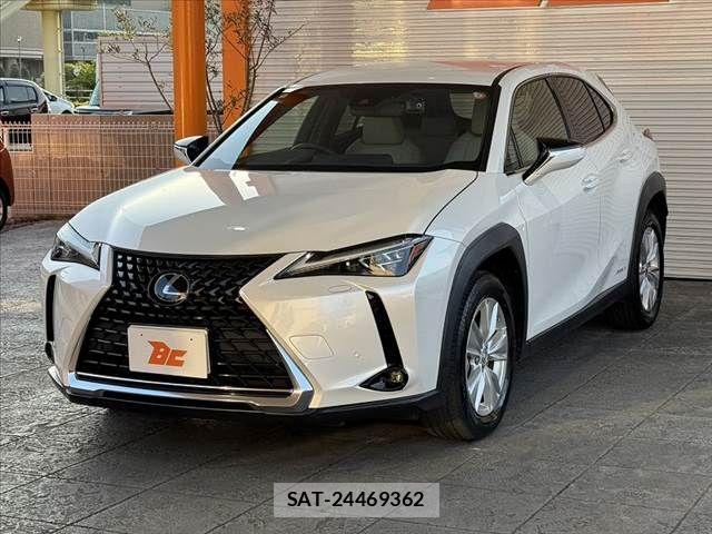 Lexus UX 2020-11 6907875-6