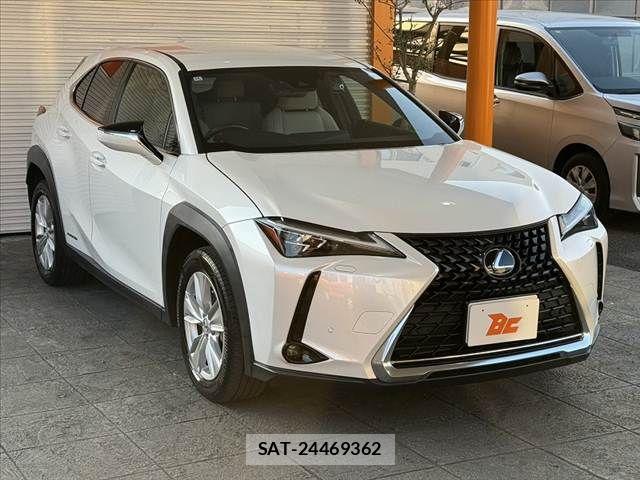 Lexus UX 2020-11 6907875-8