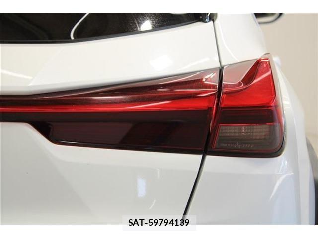 Lexus UX 2019-10 6907876-17