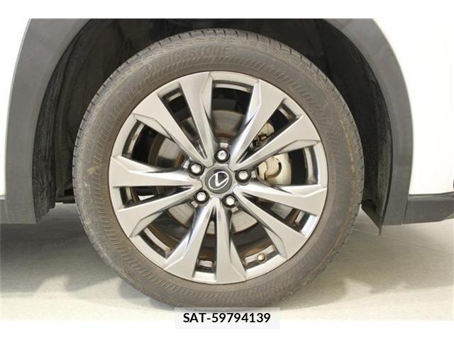 Lexus UX 2019-10 6907876-21