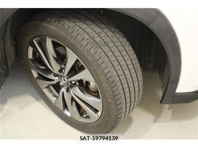 Lexus UX 2019-10 6907876-27