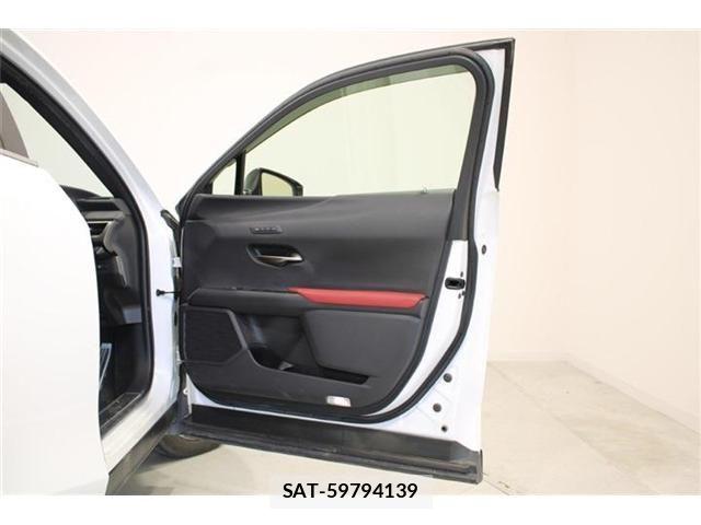 Lexus UX 2019-10 6907876-28