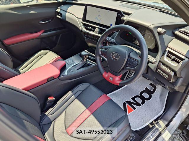 Lexus UX 2023-06 6995257-10