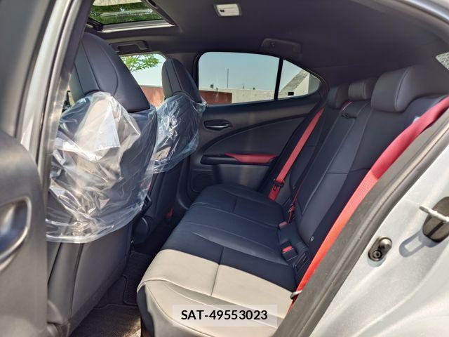 Lexus UX 2023-06 6995257-22