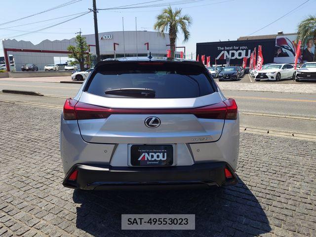 Lexus UX 2023-06 6995257-6