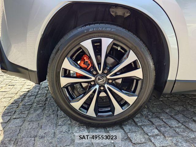 Lexus UX 2023-06 6995257-7