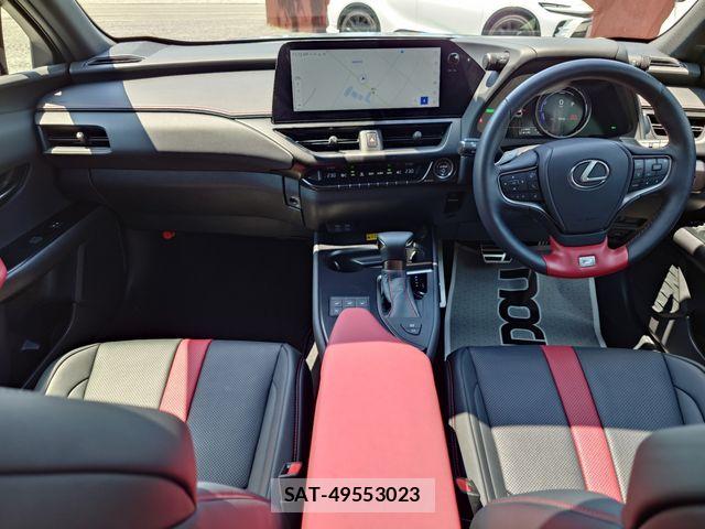 Lexus UX 2023-06 6995257-8