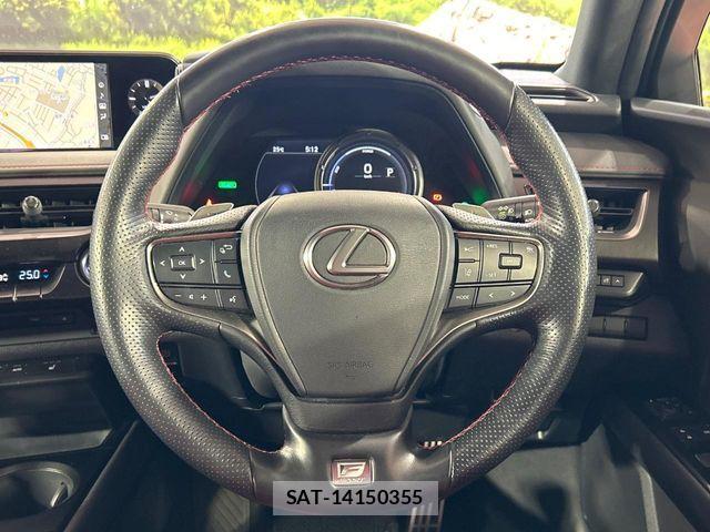 Lexus UX 2021-07 6995305-10