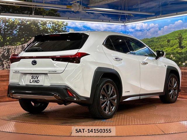 Lexus UX 2021-07 6995305-16