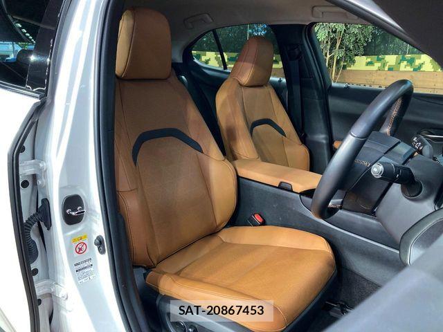Lexus UX 2019-08 6995258-7