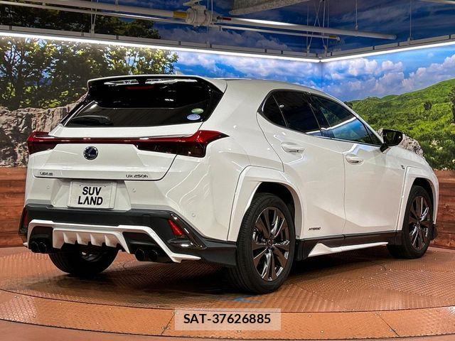Lexus UX 2020-09 7020799-16