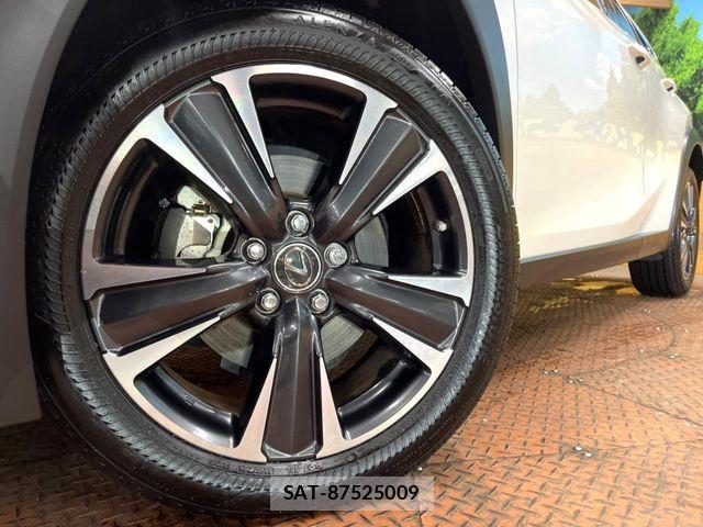 Lexus UX 2023-06 7020800-12