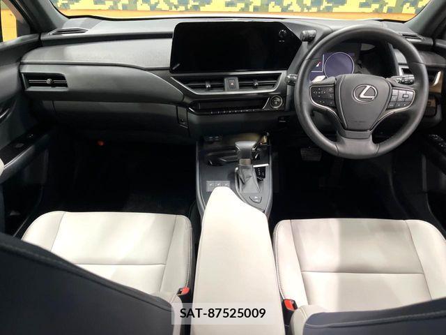 Lexus UX 2023-06 7020800-1