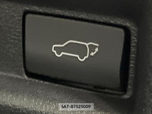 Lexus UX 2023-06 7020800-4