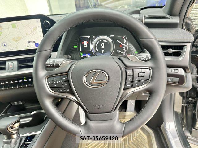 Lexus UX 2023-03 7059333-11