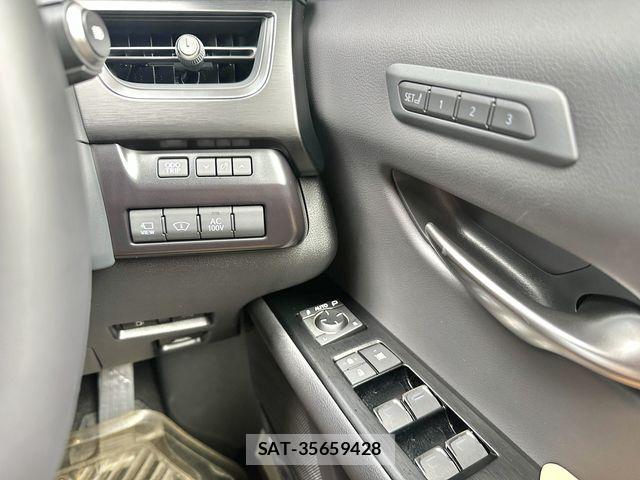 Lexus UX 2023-03 7059333-17
