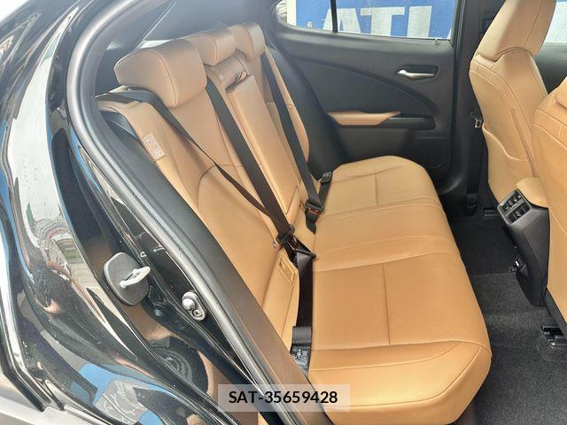 Lexus UX 2023-03 7059333-5
