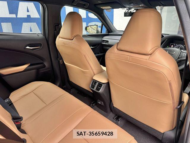 Lexus UX 2023-03 7059333-6