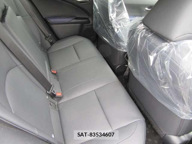 Lexus UX 2021-04 7221183-18