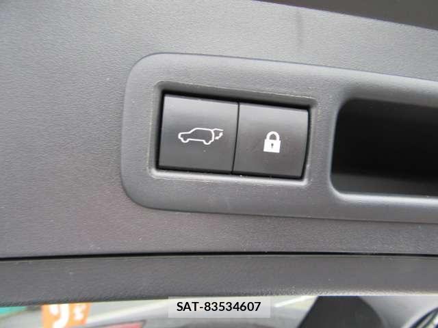 Lexus UX 2021-04 7221183-21