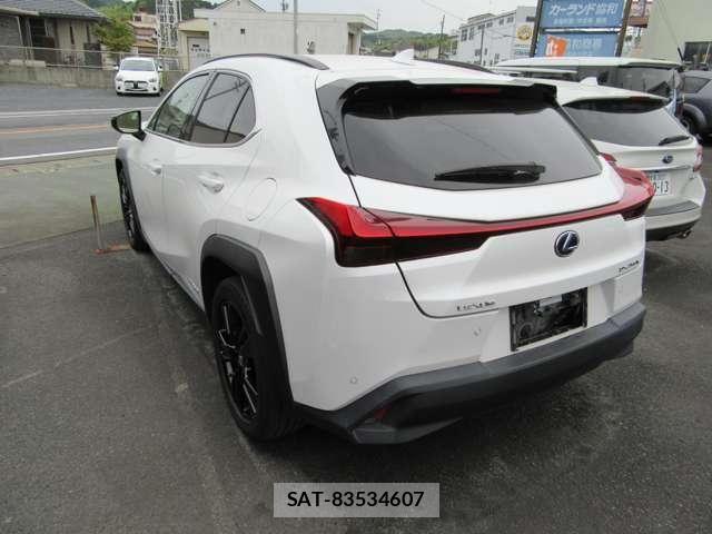 Lexus UX 2021-04 7221183-26