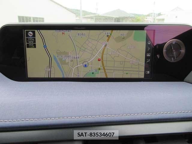Lexus UX 2021-04 7221183-4
