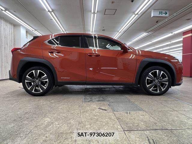 Lexus UX 2021-04 7221182-16