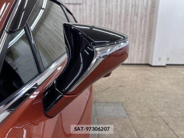 Lexus UX 2021-04 7221182-25