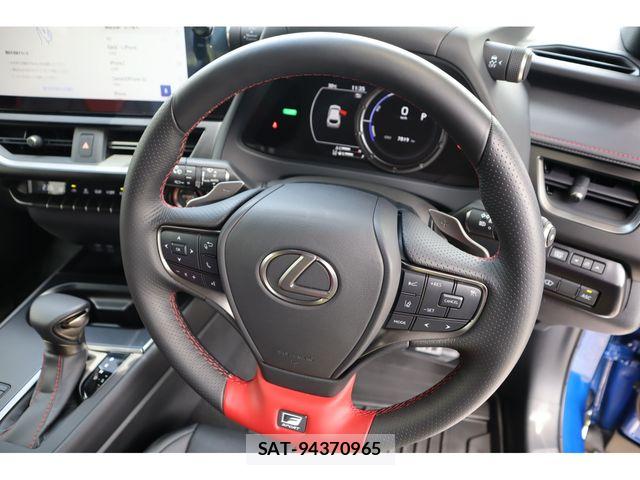 Lexus UX 2023-07 7221186-12