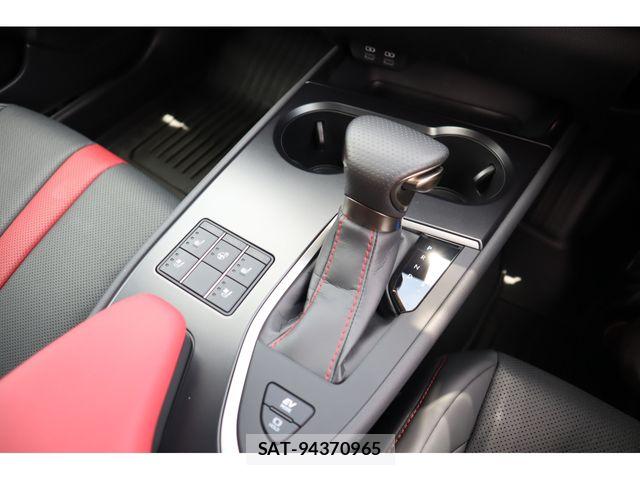 Lexus UX 2023-07 7221186-16